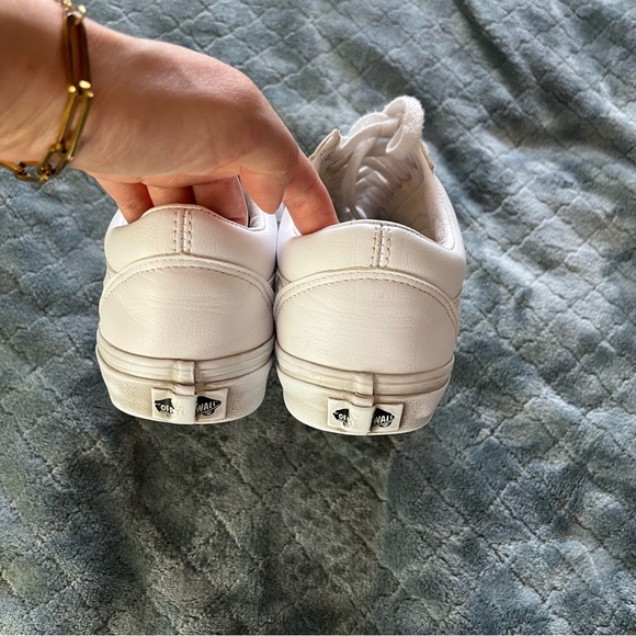 Vans Old Skool White Leather Sneakers – Classic‎ Low Top Skate Shoes (Unisex) - Picture 5 of 7